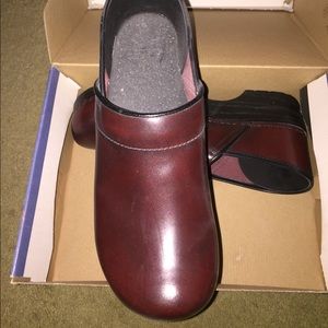 COPY - Dansko Cabrio leather - cordovan color